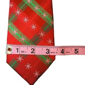 Hallmark‎ Holiday Traditions Christmas Plaid Snowflakes Men's Necktie Red Green